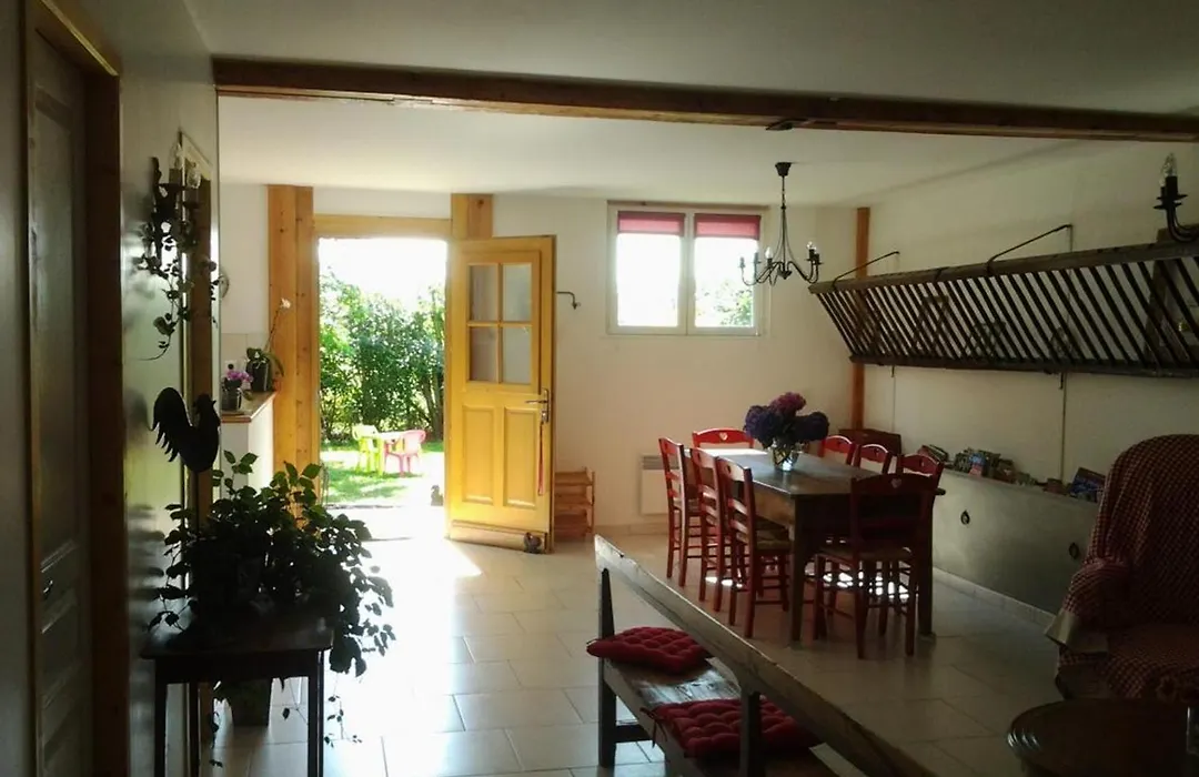 Maison rénovée avec piscine et jardin à Moulins - FR-1-489-324-1
